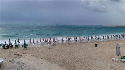 تحذير من نزول الشواطئ المفتوحة في مطروح بسبب العاصفة دانيال 