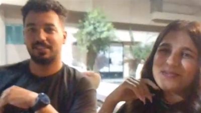  لما شافتني اتصدمت.. صاحب فيديو تقديم الدبلة وبوكيه ورد لإحدى الفتيات بالمترو: كنت بصالحها| بث مباشر 