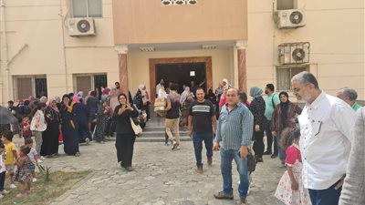 خلال فعاليات أسبوع شباب الجامعات.. الكشف على 1000 مريض في قافلة طبية لمنطقة 120 فدانا بمايو