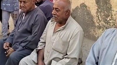 والد شقيقين من كفر الشيخ توفيا بإعصار درنة في ليبيا: نفسي أعرف مصير ولادي| بث مباشر 