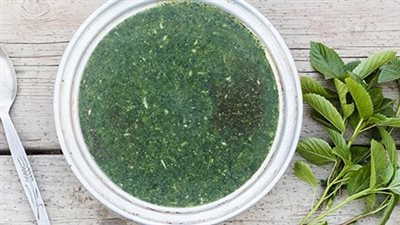 طريقة تخزين الملوخية بالخلاط.. ليست الأفضل ولكنها الأسهل