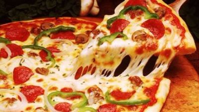 منها البيتزا والبطاطس.. وجبات غير صحية تسبب السرطان تعرف عليها 