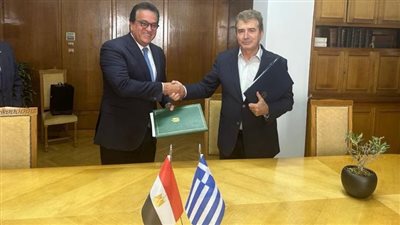 وزير الصحة اليوناني لنظيره المصري: كل أسرة ببلادي بها مريض أورام ونتطلع للتعاون مع مصر