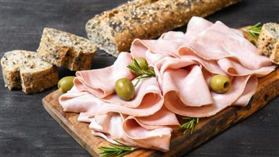 مش هتشتري من برة.. طريقة عمل اللانشون بالفراخ.. تفاصيل وصفة الشيف سالي فؤاد