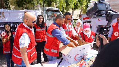 تامر حسني يشارك مع الهلال الأحمر بحملة مساعدات لمتضرري المغرب وليبيا: معاهم في كل أزمة