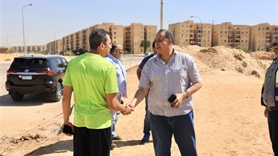 نقيب المحامين يتفقد أعمال إنشاء المركز الطبي وعمارات مدينة محمود بسيوني بأكتوبر | صور