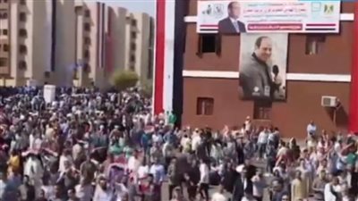أهالي بني سويف يحتشدون في انتظار زيارة الرئيس السيسي لقرية سدس الأمراء