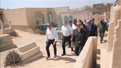  وزير الآثار يتفقد مقابر الصحابة بمنطقة الأباجية بالمقطم