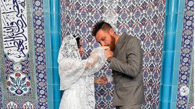 ربنا يباركلي فيكي.. محمود حجازي يحتفل بعقد قرانه على فتاة من خارج الوسط الفني بأمريكا