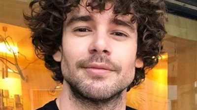 قصات شعر كيرلي للرجال.. ننشر أسعار منتجات تجعيد الشعر الكيرلي