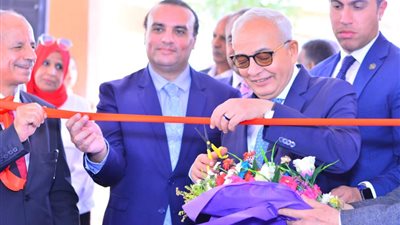 ضمن حياة كريمة.. وزير التعليم يفتتح مدرسة ترعة السواحل ومعرض أهلا مدرستي بالأقصر