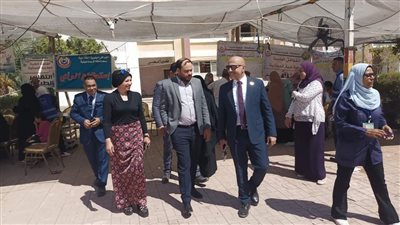 وكيل صحة الإسماعيلية يتفقد القافلة الطبية بالقنطرة غرب 