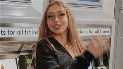 أصيبت بحالة مرضية خطيرة.. وفاة فتاة إثر تناولها وجبة من مطعم كانت تعمل به