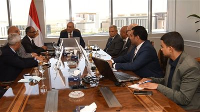 وزير الإسكان: الصناعة المصرية تمتلك فرصة ذهبية للمنافسة في إنتاج المكونات المستخدمة بمشروعات المياه