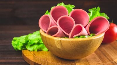 طريقة عمل اللانشون السادة.. تعرفي على المقادير والخطوات بالتفصيل