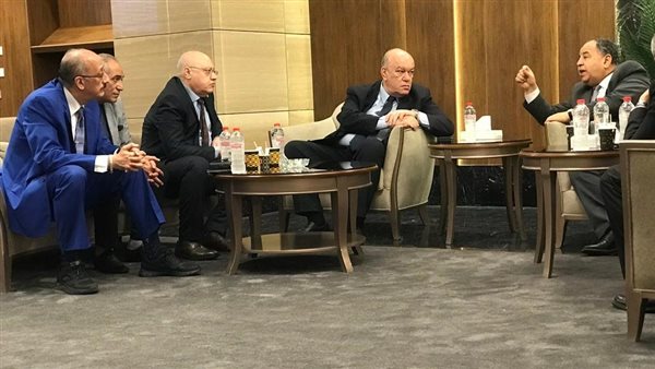 وزير المالية يتفقد