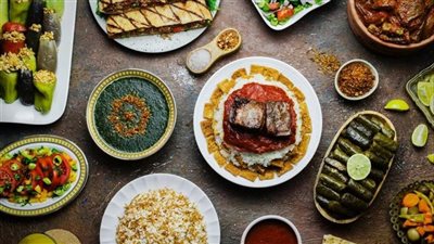 أكلات مصرية مشهورة.. ملوخية وأرز بالشعرية والسلطة بدون طماطم