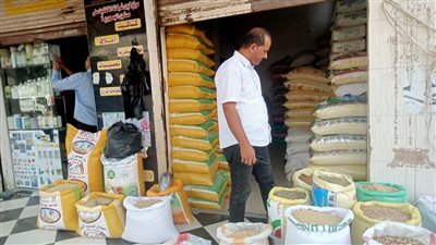 ضبط 4200 قطعة حلوى و7 أطنان سكر في حملة تموينية بكفر الشيخ