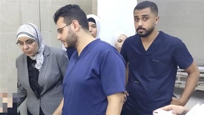 بينهم سوريون وكنديون.. تفاصيل إصابة 23 شخصًا إثر انقلاب أتوبيس بطريق الزعفرانة في السويس