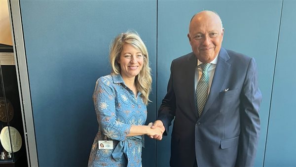 شكري ونظيرته الكندية