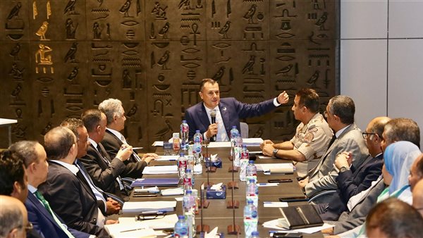 وزير السياحة والآثار