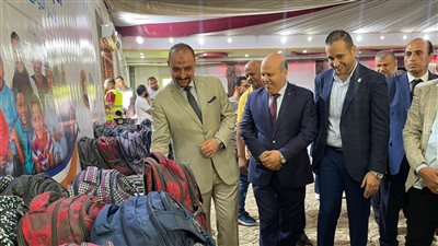 افتتاح معرض دكان الفرحة لتوزيع الملابس ومنتجات غذائية للأسر الأولى بالرعاية في الإسماعيلية