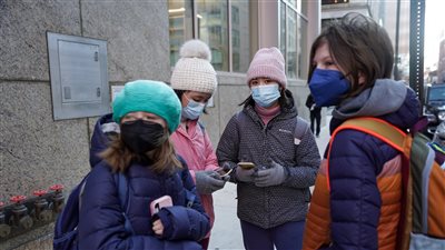 قلق في أمريكا بسبب ارتفاع الإصابات بفيروس كورونا والإنفلونزا.. وتوقعات بزيادة الأعداد