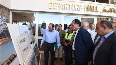 رئيس الوزراء يتفقد أعمال التطوير بمطار سانت كاترين الدولي