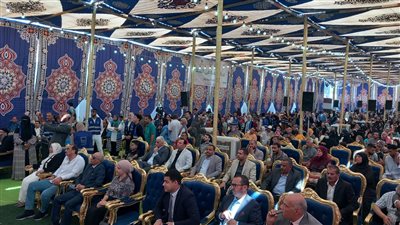 حياة كريمة توزع كراسي لذوي الهمم وصناديق مواد غذائية ضمن مبادرة خُطى بالإسماعيلية