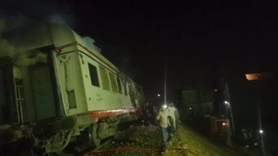 السيطرة على حريق نشب بعربة مولد قطار إسباني في قنا.. وانتظام حركة القطارات | بث مباشر