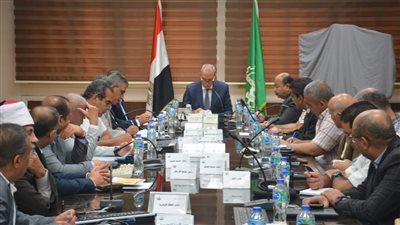 محافظ القليوبية يترأس اجتماعًا للوقوف على الاستعدادات النهائية لاستقبال العام الدراسي الجديد