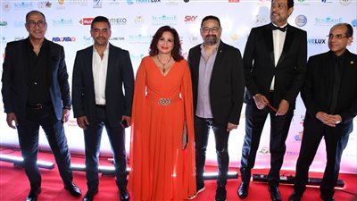 نجوم الفن يتألقون على السجادة الحمراء في مهرجان الغردقة لسينما الشباب