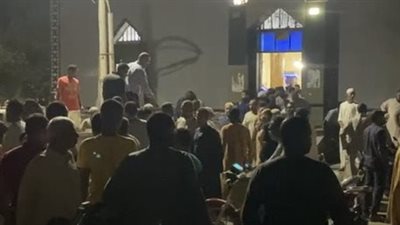 البلد كلها طلعت.. جنازة مهيبة لشابين لقيا مصرعهما في انقلاب سيارة أموال بالأقصر