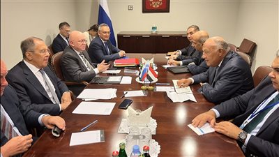 وزير الخارجية يلتقي نظيره الروسي على هامش أعمال الجمعية العامة للأمم المتحدة