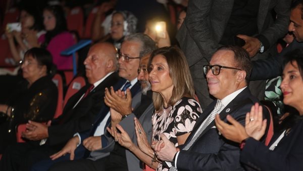 وزيرة الثقافة تشهد