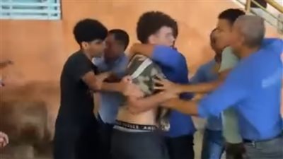 ضربوا بعض بالكراسي.. مشاجرة واشتباك بين شباب داخل نادي سموحة يثير غضب الأعضاء