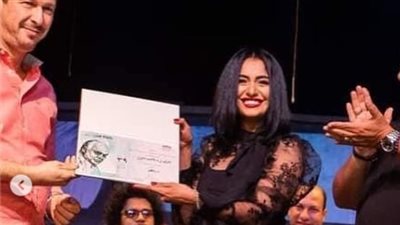 بعد تكريمها بـ العالي للفنون المسرحية.. نانسي صلاح: إحنا محظوظين بوجود أشرف زكي وروجينا وش السعد عليا