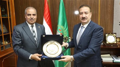 محافظ المنوفية يشكر المنظمة العالمية لخريجي الأزهر لجهودها التعليمية والتنموية