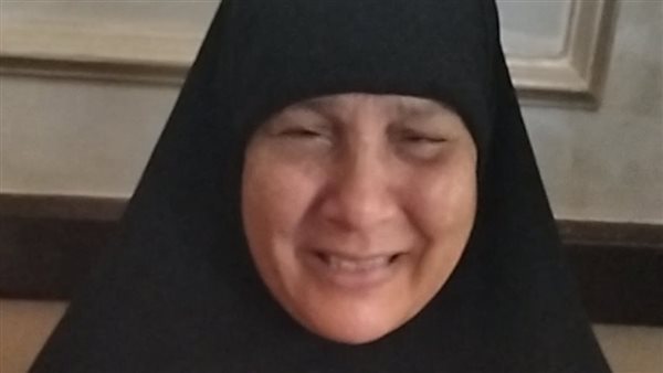 والدة الشاب ضحية