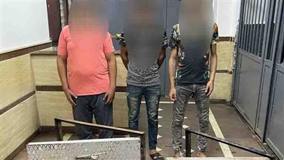 القبض على المتهمين بسرقة بوابات المدافن بالشرقية