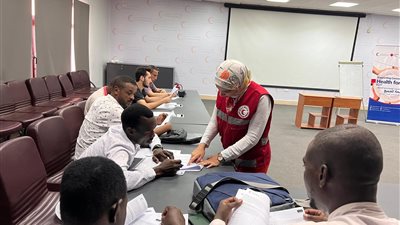 الهلال الأحمر يوفر منحا مادية للاجئين والمهاجرين لـ61 مشروعا متناهي الصغر