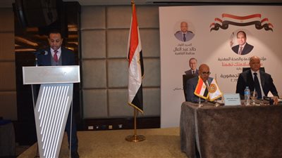 العمل: تسليم 45 عقد عمل للشباب بينها لذوي الهمم بالقاهرة