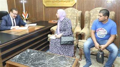 محافظ المنوفية يوجه بحلول فورية خلال اللقاء اليومي للاستماع لشكاوى المواطنين