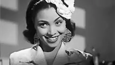 ملكة المونولوج.. لمحات من حياة ثريا حلمي