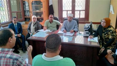 تستهدف تخفيف العبء عن أولياء الأمور.. رئيس منطقة بورسعيد الأزهرية يتابع تنفيذ مبادرة إلى المدرسة 