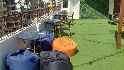 غلق وتشميع كافية شهير بمدينة نصر لإدارته دون ترخيص 