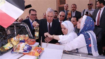 سلع غذائية وحلوى المولد مجانا للأكثر احتياجا.. الزراعة تطلق أكبر قافلة متحركة إلى شمال سيناء| صور 