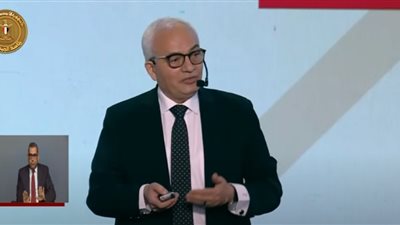 وزير التعليم للرئيس السيسي: افتتاح مدرسة العباقرة السنة الدراسية الجديدة.. وهتكون كريمة الكريمة
