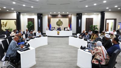 محافظ أسوان: اتخاذ إجراءات عاجلة للسيطرة على أسعار السلع ومواجهة جشع بعض التجار