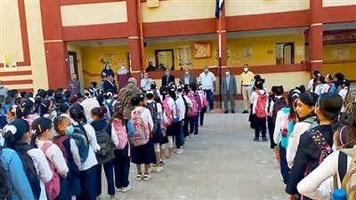 تعليم الجيزة تشدد على التزام المعلمين بالحضور في الطابور المدرسي وداخل الفصول 